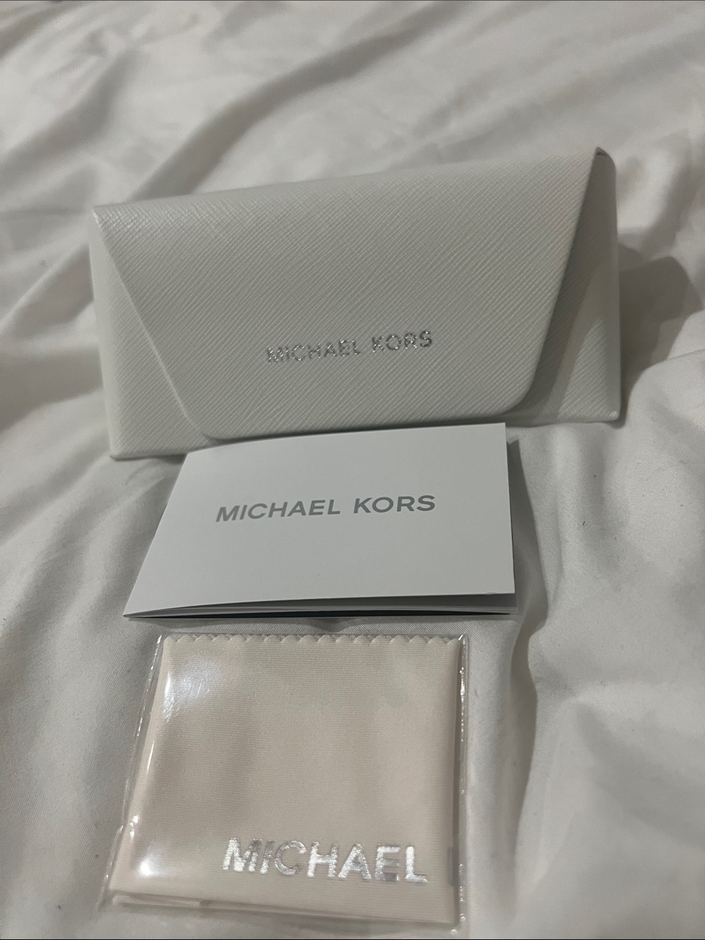 New Michael Kors White Medium Authentic Eyeglasses Sunglasses Case with Cloth